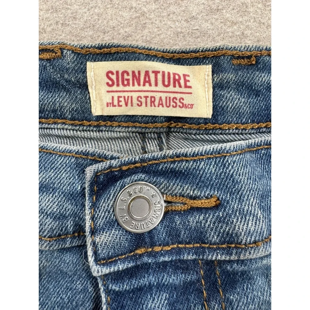Signature by Levi Strauss & Co. signature by